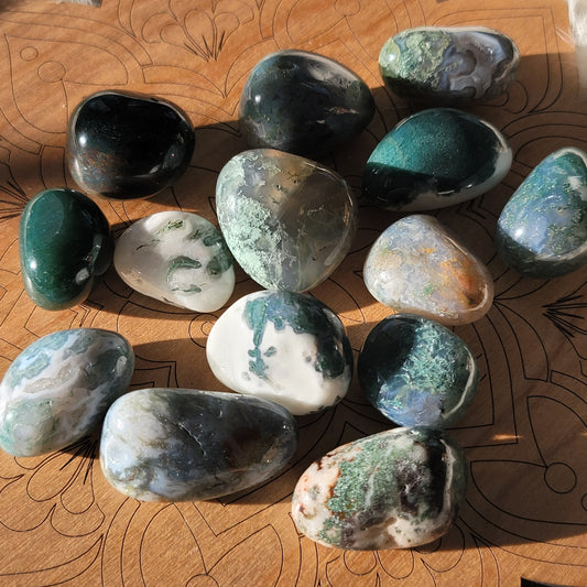 Moss Agate || growth, tranquility, stability