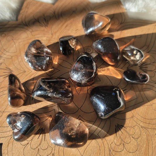 Smoky Quartz || grounding, letting go, protection