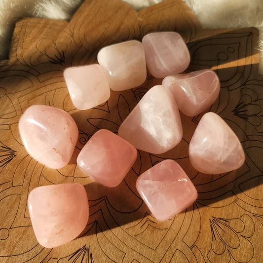 Rose Quartz || unconditional love, soothing, inner healing